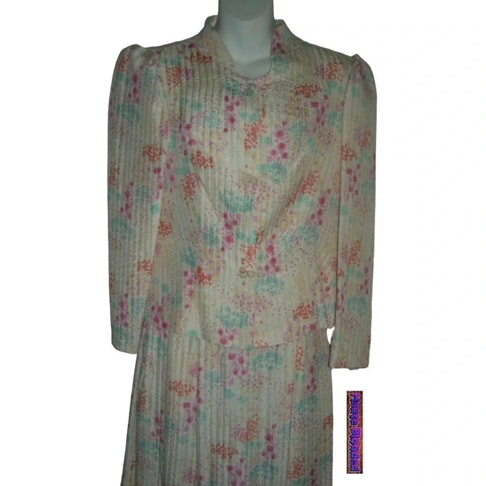 Vintage 70's 80's Icinoo Silk Floral Cottagecore Floral Blouse Skirt Outfit Boho